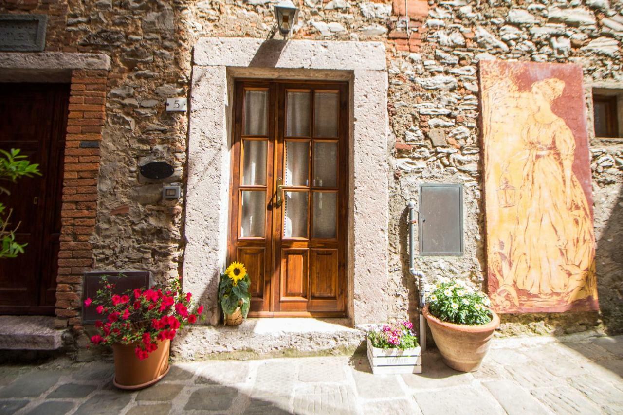 Le Dame Del Borgo Apartment Sassetta Luaran gambar